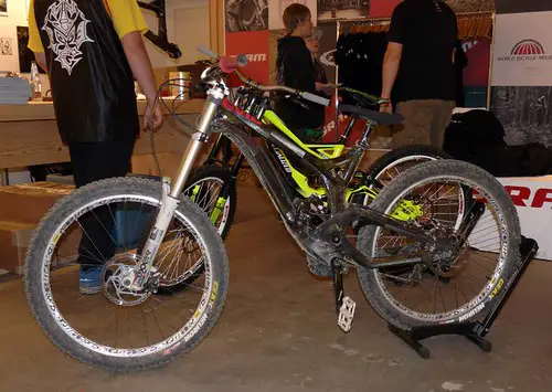 2012-evil-dh-downhill-mountain-bike-prototype01