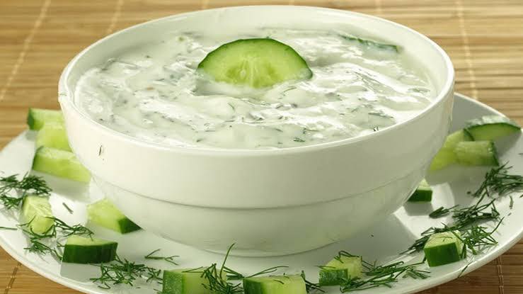 Ensalada de Yogur con Pepino  Fresca, cremosa y perfecta como acompañamiento