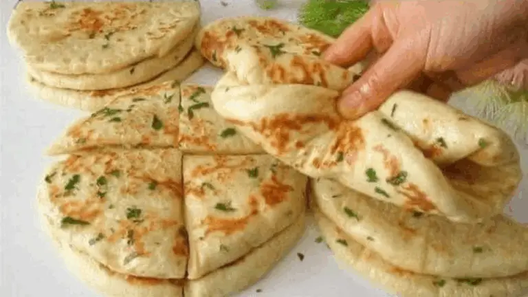 Pan Plano de Ajo: ¡Suave, Aromático y Listo en Minutos!