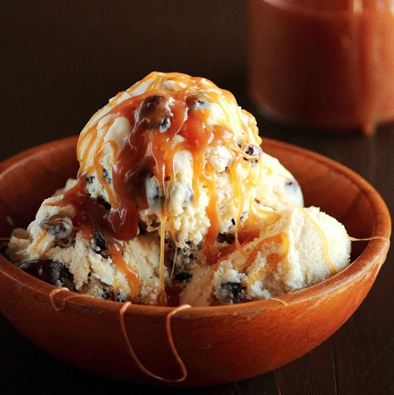 Helado Fácil de Ron con Pasas: Postre Cremoso y Exquisito para Disfrutar en Casa