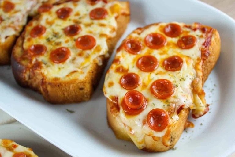 Pizza de Pan de Ajo Texas Toast: ¡Crujiente, Sabrosa y Fácil de Preparar!