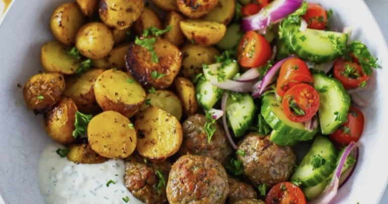 Bowl Mediterráneo con Albóndigas y Verduras  ¡Rápido, Saludable y Delicioso!