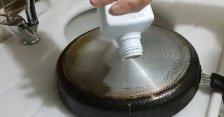 Limpiador casero multusos con Coca‑Cola, vinagre y bicarbonato