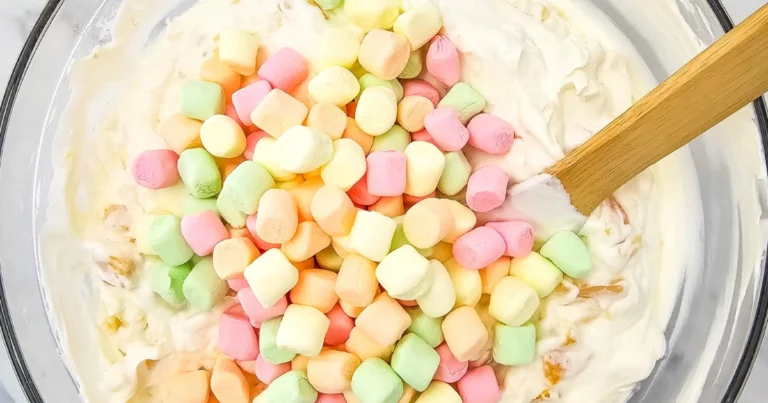 Gelatina de Queso Crema y Bombones: El Postre Más Cremoso y Fácil del Mundo