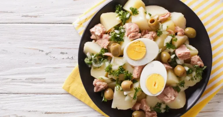 Ensalada de papa con atún y huevos  ¡fresca, fácil y deliciosa!