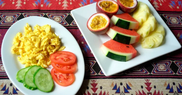 Desayunos llenos de energía: el combo ideal de huevo y fruta