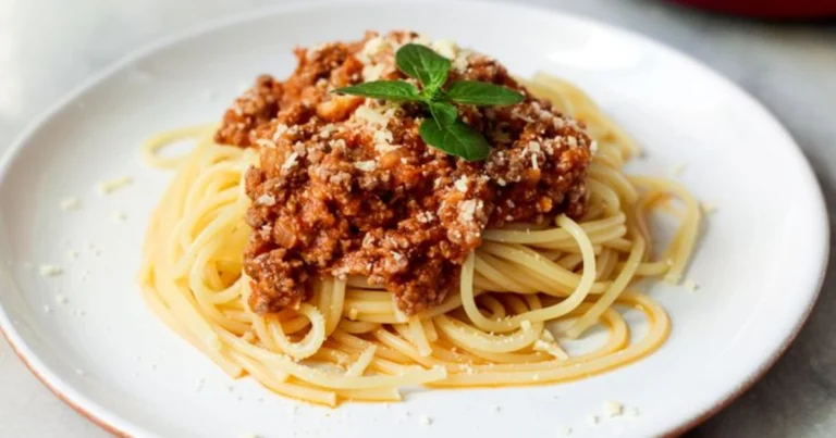 Espaguetis a la boloñesa caseros: una receta irresistible para toda la familia