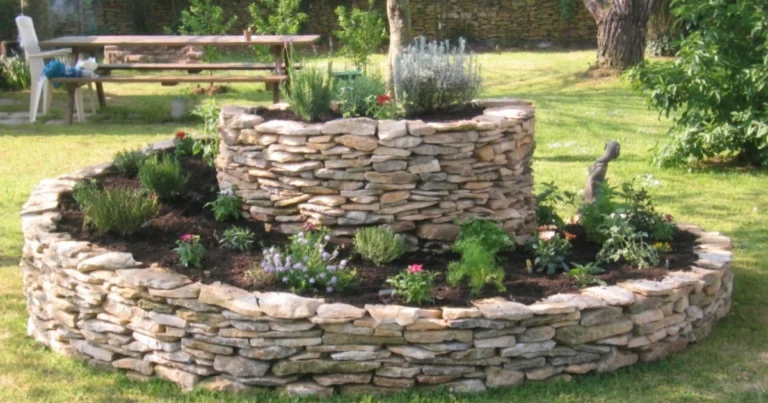 8 Razones para Crear tu Propio Espiral de Hierbas y Cómo Construirlo