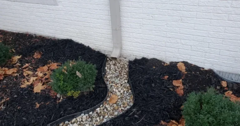 Ideas Creativas para Jardines: 29 Diseños con Bajantes de Lluvia