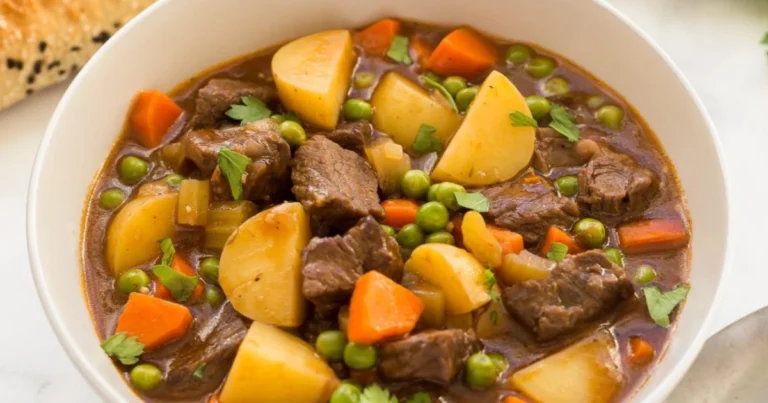 Guiso de carne con papas y guisantes: receta casera paso a paso