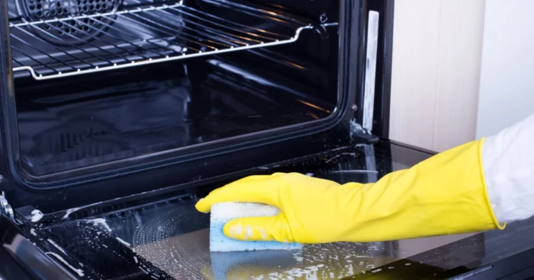 Cómo limpiar el horno de forma natural y sin esfuerzo