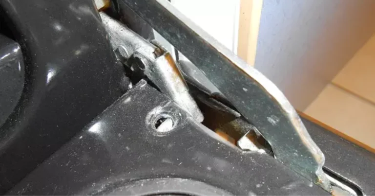 La palanca oculta del horno que facilita la limpieza del cristal