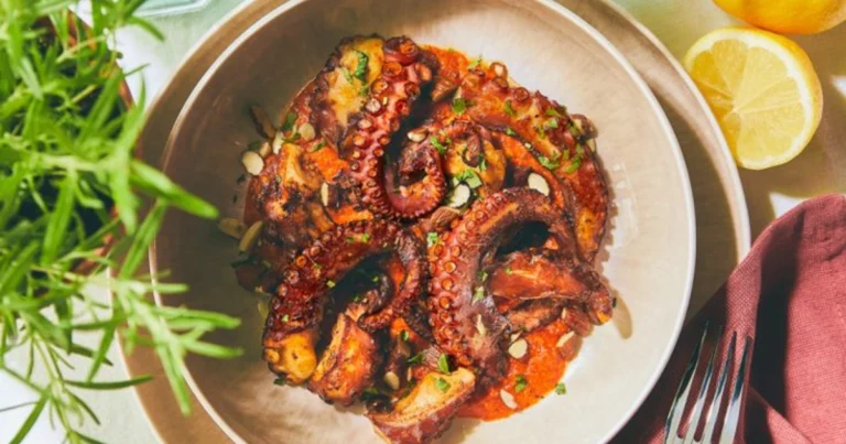 Pulpo guisado con patatas: receta tradicional paso a paso
