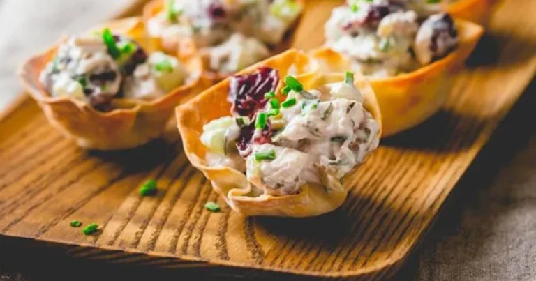 Cestas de tortilla con pollo y crema: aperitivo crujiente y fácil de preparar