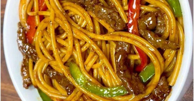 Espaguetis salteados con carne y pimientos: receta fácil y nutritiva