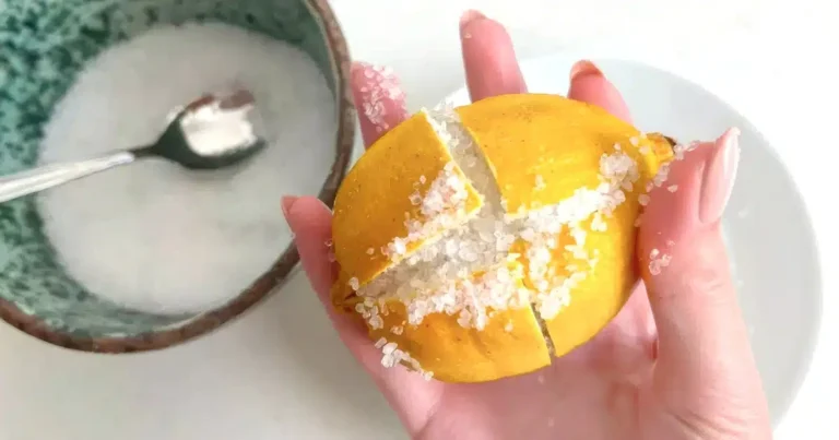 El truco casero de la abuela con sal y limón: para qué sirve y cómo aplicarlo