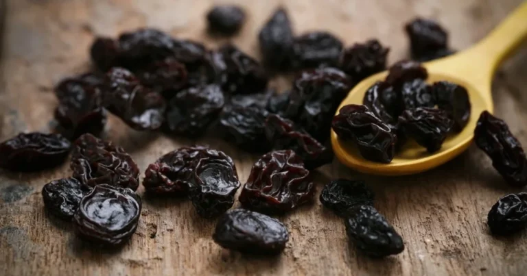 Infusión de pasas: propiedades, beneficios y cómo prepararla para depurar el hígado