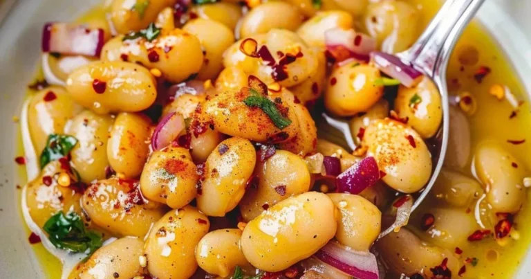 Ensalada de alubias blancas con hierbas frescas y especias