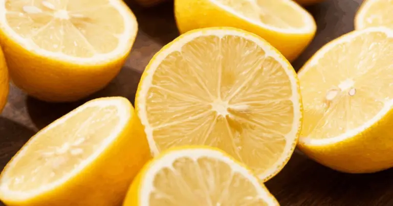 Cómo cultivar limones en casa y cosechar todo el año: guía completa paso a paso