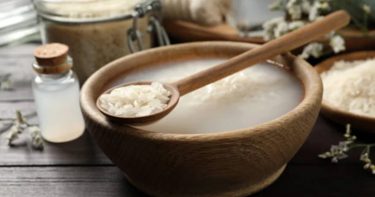 Agua de arroz casera: el tónico natural para una piel y cabello saludables