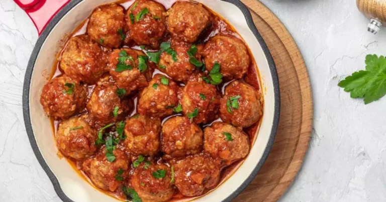 Albóndigas caseras en salsa de tomate: una receta tradicional y llena de sabor