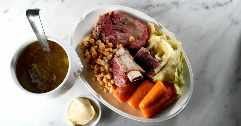 Cocido Tradicional con Garbanzos: Receta Española Clásica