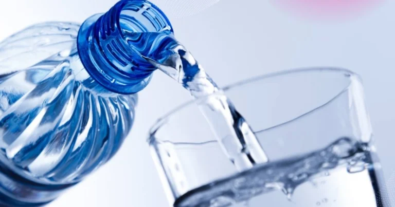 Beber más agua: el hábito sencillo que transforma tu salud cada día