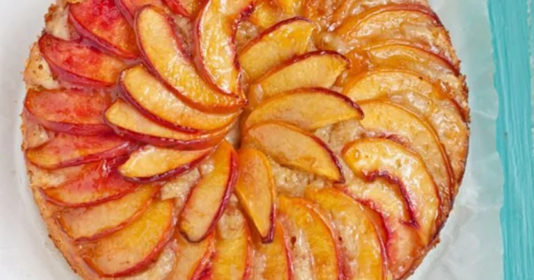 Pastel de Nectarinas: receta casera esponjosa y aromática