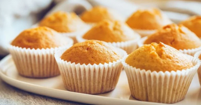 Muffins caseros esponjosos para la merienda: receta fácil y rápida