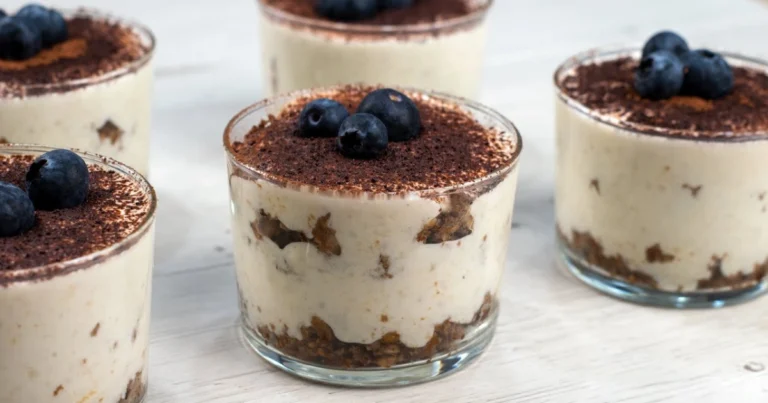 Colección elegante de ganache y tiramisú: postres cremosos que siempre lucen bien