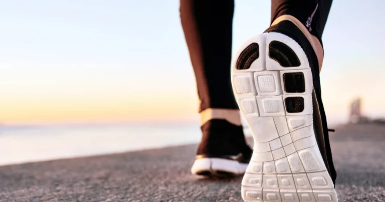 Caminar transforma tu bienestar: beneficios reales para cuerpo y mente